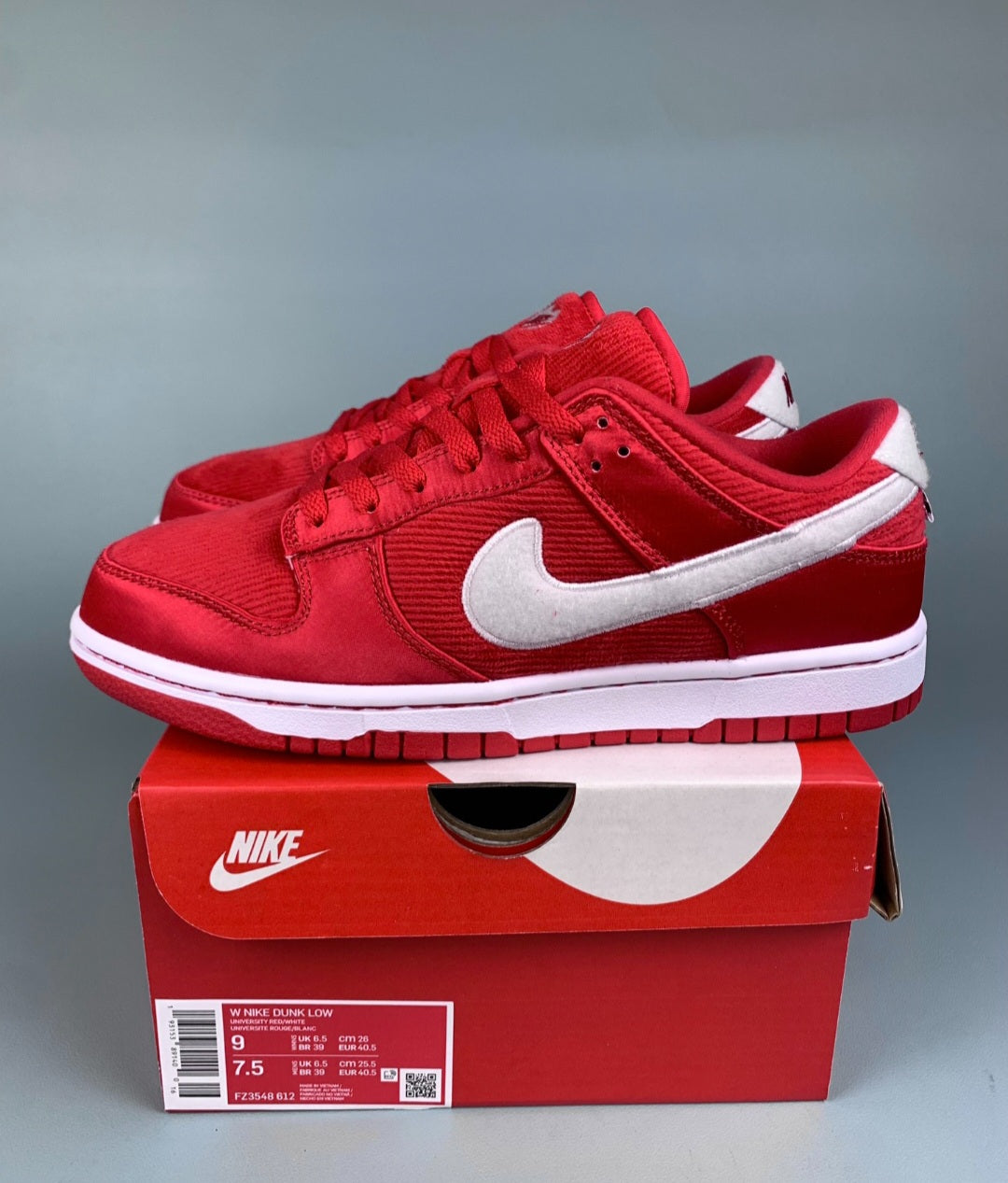 Red Nike